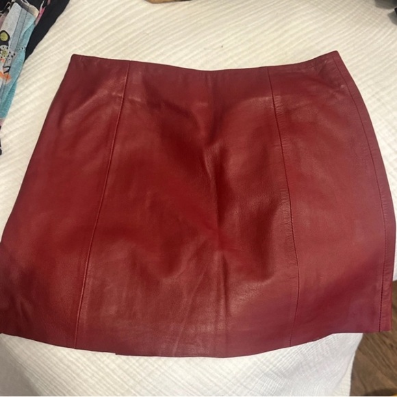 Veda x Reformation red leather mini skirt with slit. Size 2. - Picture 1 of 4